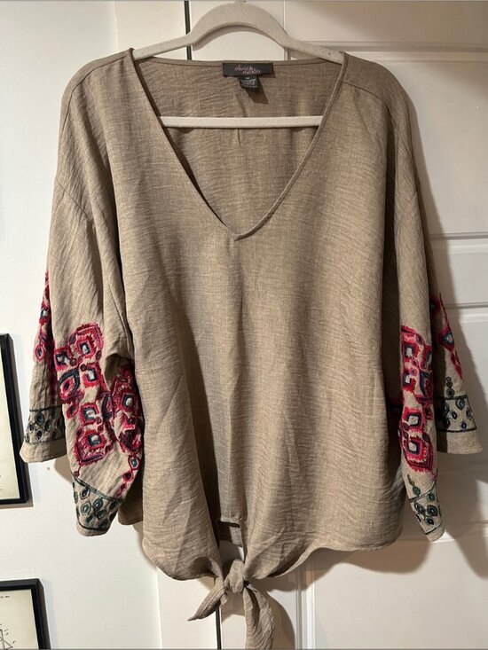Tops - Embroidered Tie-Front Tunic Top in Tan